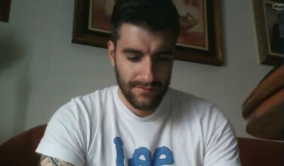 Jogador espanhol maravilhoso, barbudo e definido cai na net