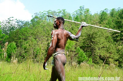 Estréia de "Guerreiros" com o modelo Duda no MundoMais