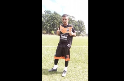Jogador de Futebol  famoso, Rui Rios, cai na net tocando uma