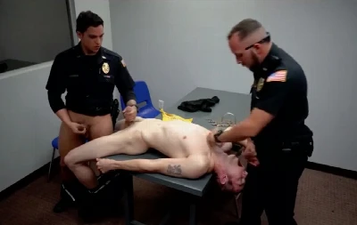 Policiais fazem qualquer coisa por uma confissão