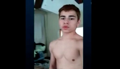 Novinho safado mostra pra cam a qualidade da sua bronha
