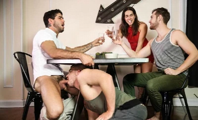 Será que ela não vai ver a gente fazendo isso?