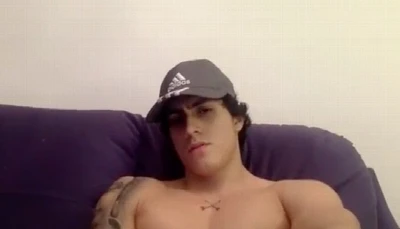 Zac Jagger toca uma e goza como ninguém no Chaturbate