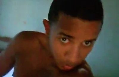 Kauã, o "moreno perfeito", ensina como bater uma bem safada