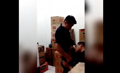 No intervalo de almoço, funcionários aproveitam para dar uma escapadinha
