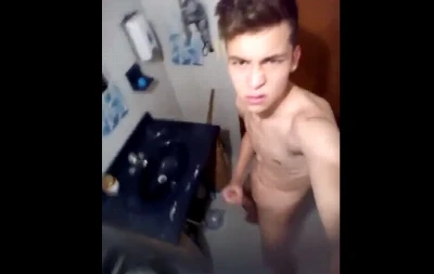 Será que gala de novinho é gostosa? O safado prova e te mostra