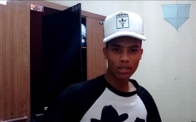 Youtuber (?!) novinho toma banho de pau completamente duro