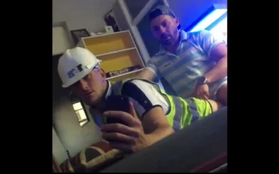 Construtores fodem rapidinho no horário de almoço dentro da sala