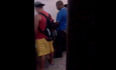 Curtindo uma safadeza com o desconhecido no banheirão de Salvador