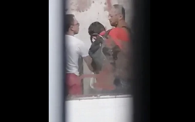 Vários homens são flagrados na maior putaria em banheiro de Fortaleza