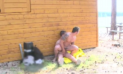 Sem se importar com movimentação, safados trepam no parque