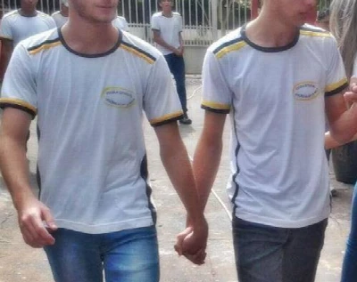 Reencontrando o Amigo Hétero da Escola - Parte 1