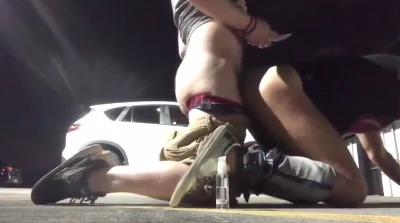 Depois de noite na balada, casal transa gostoso no estacionamento