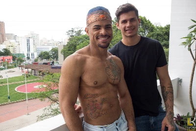 Hugo e Douglas fazem troca-troca até gozarem gostoso