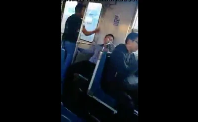 Safados são flagrados de mão boba dentro do metrô lotado