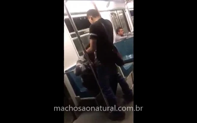 Em público, safados não hesitam na chance de curtir uma safadeza