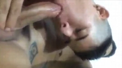 Novinho folgoso dá para primo maloqueiro brasileiro