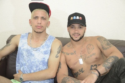 Lukas e André disputam punheta de macho no Mundo Mais