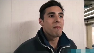 Hétero latino topa putaria por dinheiro e acaba se excitando