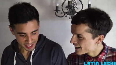 Suposto hétero retorna com amigo para ganhar mais dinheiro dando  o cu