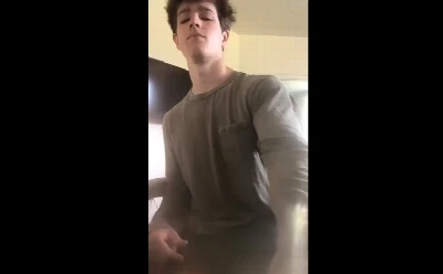 Semelhança de garoto dotado com cantor choca toda a internet!