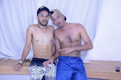 Augusto e Fabricio acabam em sexo no Mundo Mais, com tesão surreal
