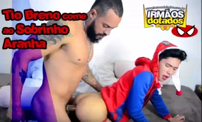 Tio Breno comendo sobrinho brasileiro gera polêmica na internet