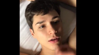 Novinho beberrão provoca dotado e toma muito leitinho