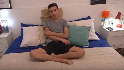 Novinho faz teste para ser ator pornô com coroa gordinho