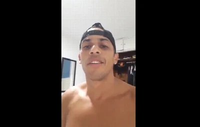 Johnny da caceta enorme batendo punheta falando putaria!!