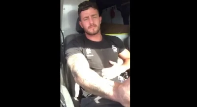 Caminhoneiro magia não resiste e bate uma enquanto dirige