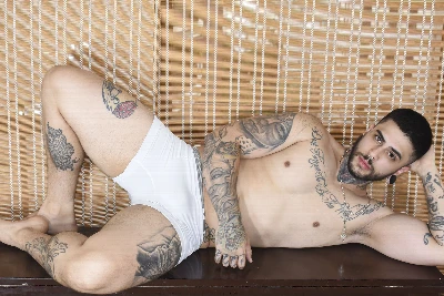 Garoto Mais o super ator porno de filmes heteros Masteus Castro