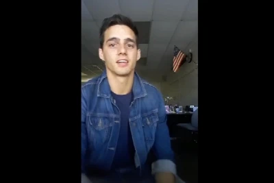 Professor gato acaba ficando pelado e mostra tudo em punheta na diretoria