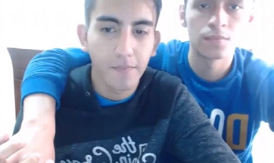 Topou bater punheta com amigo do colégio, mamou e ainda levou leitada