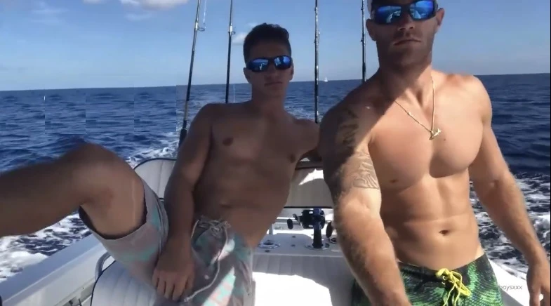 CARALHO!! Amigos gravam foda na lancha com GoPro e cai na internet