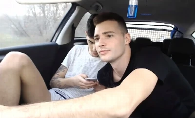 PQP!! Garotos filmam toda foda dentro do carro na chapa até ativo gozar