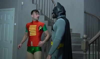 Batman dotadão enfiou a batpica no cuzinho do Robin