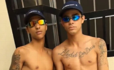 Malocas fumam maconha e fodem gostoso na chapa, amadorzão