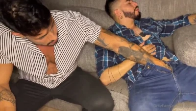 Alejo Ospina foi abusar dos amigos dormindo e levou duas picas no cu