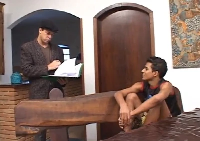 Garoto novinho dando o cuzinho pro professor comedor de cu