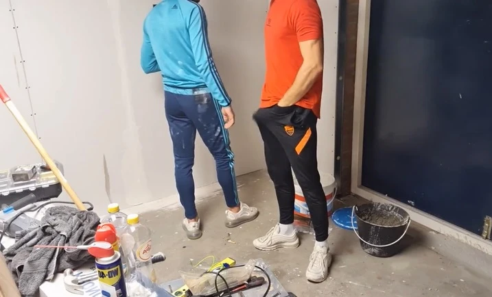 Puto filmou escondido enquanto torava amigo na obra