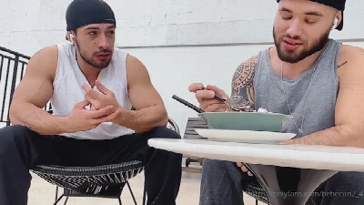 Only Fans - Lowi e Mike Bebecito, brasileiros em foda amadora