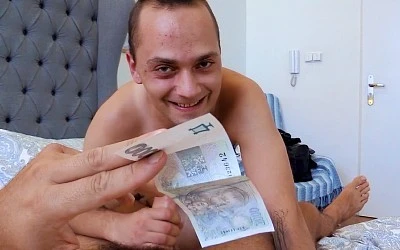 Czech Hunter 643 - Dusan foi abordado e levou pica em troca de grana