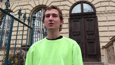 Czech Hunter 678 - Jonas Kaizer é abordado e senta na pica por grana