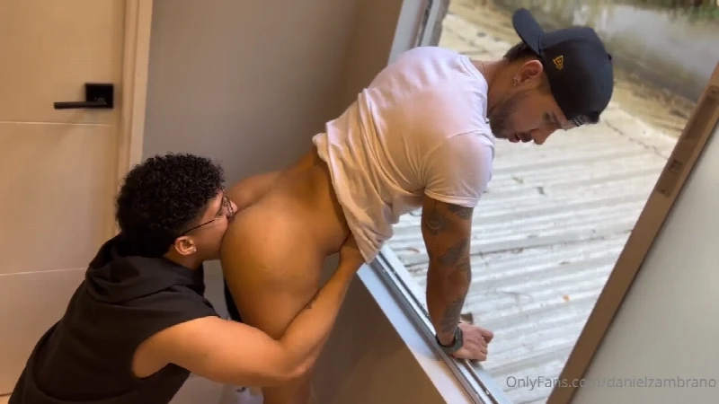 Moleque metendo a pica em macho com fome de rola